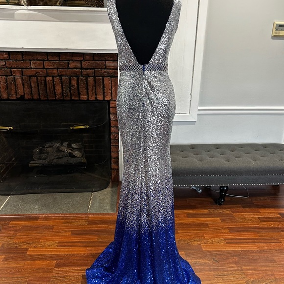 NWT Ellie Wilde Prom Gown, sz 6, Silver/Royal Blue Ombré. - Picture 5 of 7